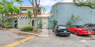 515 NE 38th St Gallery 9