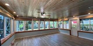 Spacious 3 Bedroom 2 Bath with Pool 2 Blocks from the Beach Gallery 5