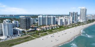 5875 Collins Avenue Gallery 17