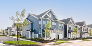 The Hillmont Gallery 44