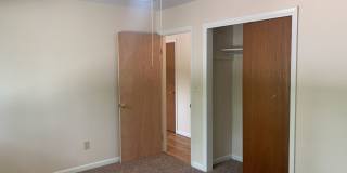 Mid-Town Single Family Home w/ Spacious Fenced Yard Gallery 11