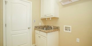 Beautiful, Spacious 4 bedroom Home for Rent! Gallery 29