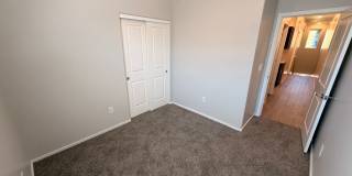 Spacious 3 Bedroom, 2.5 Bath Phoenix Townhome with *New Floors* + *NEW* Paint! Gallery 8