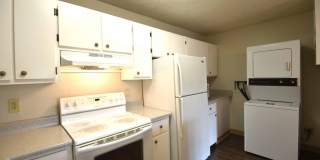 SHORT TERM RENTAL FOR SPRING 2026! 3 Bedroom, 2 Bathroom Penthouse Condo Gallery 24
