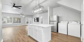 Renovated 6bed/3bath Close to Campus! Gallery 16