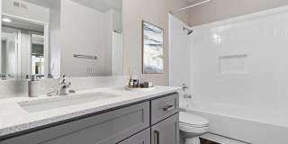 Deerwood Apartments Gallery 6