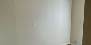 Cozy 2 Bedroom South Seattle Home with Yard Gallery 7