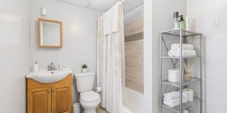 Bright 2 bed 1.5 bath available 6/13 with private patio Gallery 9