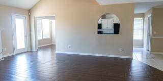Five Bedroom Home with attached garage-Available Now!!!! Gallery 10