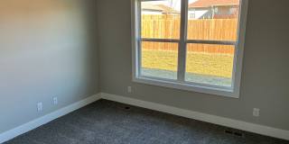 Beautiful 3 bedroom, 2 bath, 2 car garage duplex in Ozark! Spacious, granite with open / split bedroom floorplan! Gallery 8