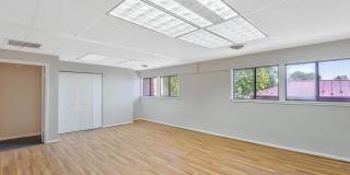 311 MAPLE AVE W #C Gallery 34