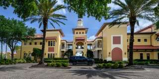 PET FRIENDLY UNFURNISHED ELEVATED PENTHOUSE LIVING WITH PRIVATE ELEVATOR Gallery 5