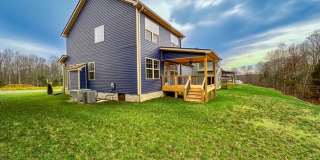 Beautifully Upgraded Home with Large Eat-In Kitchen And Spacious Primary Suite Gallery 24