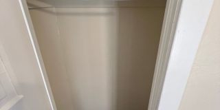 3 Bedroom, 1 Bathroom Single Family House Downtown Gallery 24