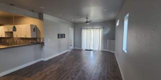 Just Like New!!  Great 3 bedroom 2.5 Bath duplex Gallery 5