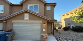 Remodeled 3 Bed / 2.5 Bath Townhome in Great Location Gallery 1