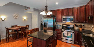 Beautiful 3 Bedroom Bridgeport Townhome! Gallery 11