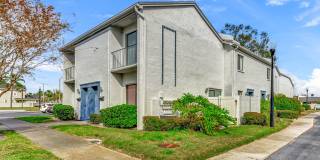 Charming 1BR/1.5BA Condo/Townhome in Bardmoor – Annual Unfurnished Rental Gallery 1