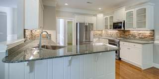 Beautiful Home in Willow Springs Just Minutes to Downtown Franklin Gallery 13