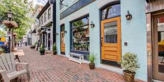 1411 KING Street Gallery 43