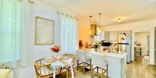 4 Bedroom 2 Bath Bungalow, in Forsyth Park- Available Jan 3rd!!! Gallery 9