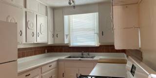 Bel-Air Neighborhood 2 Bed! Gallery 8