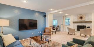 Beautiful 5 BDR Louisville Home/ Private Backyard Gallery 1