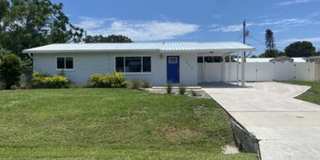 Single Family Home with Large Backyard Gallery 1