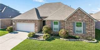 697 Lakeshore Village Drive Gallery 1