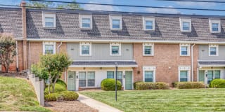 Courtyard on Main Gallery 24