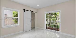 2413 N Greenway Dr Gallery 20