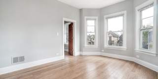 4326 N Avers Avenue Gallery 13