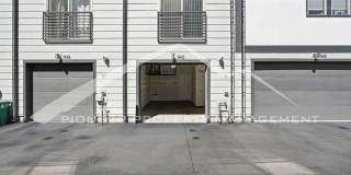 Gorgeous Townhouse with Central AC and Rooftop Deck Gallery 28