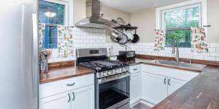 Darling 3 Bed 1 Bath Home Gallery 6