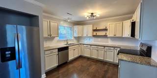 Charming & Spacious 3 Bed | 2 Bath Home | Updated w Large Yard! Gallery 8