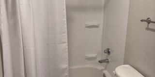 1 bedroom, 1 bathroom Condo with City View! Gallery 14