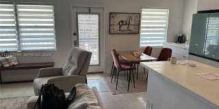 222 Oakridge N Gallery 1