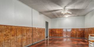**For Lease: 912 E 31st St – Spacious 5‑Bedroom Historic Home in Central Kansas City** Gallery 8