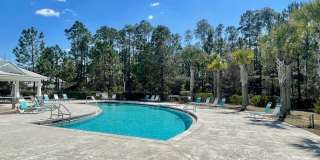 Spacious 3 Bedroom Townhouse with Community Pool! Gallery 41