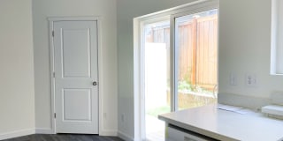 Iris Apartments - Student Housing Gallery 10