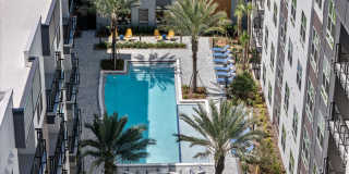 The Aston at Uptown Gallery 14