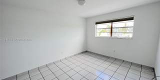 1615 Meridian Ave Gallery 8