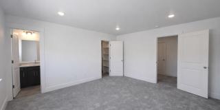 $1000 OFF YOUR 1ST MONTHS RENT! BRAND NEW TOWNHOME IN THE DESIRABLE SOUTHRIDGE AREA! Gallery 60