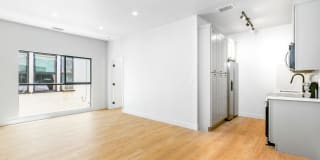 7223 Willoughby Ave Gallery 11