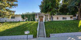 23826 Burbank Boulevard 23826 Burbank Boulevard Gallery 1