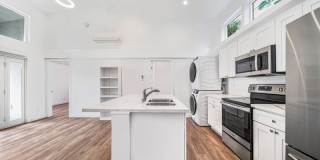 422 N Batavia St. Gallery 12