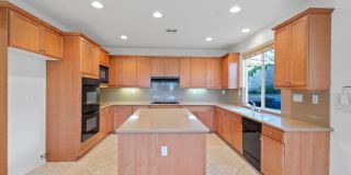 Beautiful 2-Story 5-Bedroom Chapman Heights Home! Gallery 8