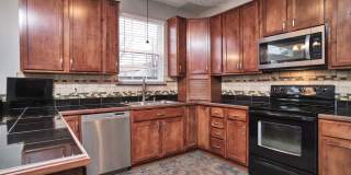 4BDRM, 3.5BA w/Fenced Yard in Sedona Woods! $2900/mo Gallery 30