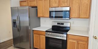 $1550 - 3/2/1 - Great Location Duplex B Section Gallery 3