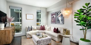 Llewellyn Gallery 27